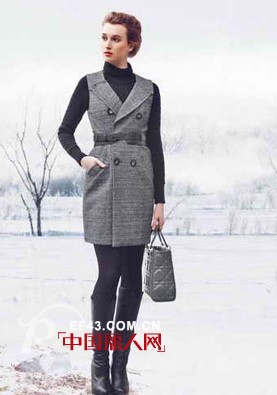 服装色彩拼接 品牌女装为你呈现