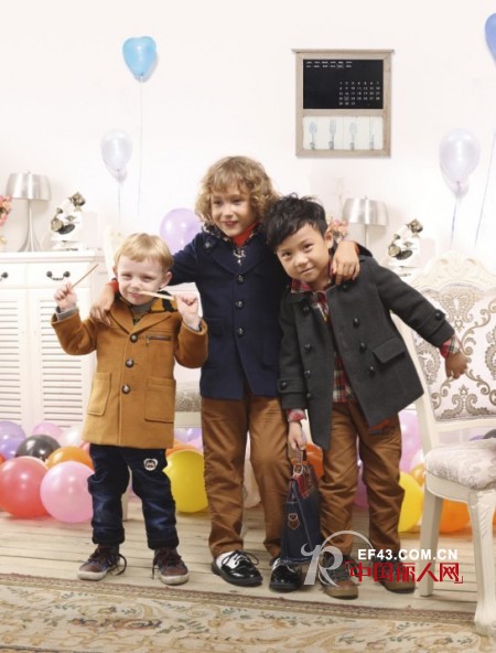 呢子外套搭配 这个季节必备单品