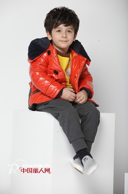 精致又保暖 童装羽绒服给孩子最温暖的呵护