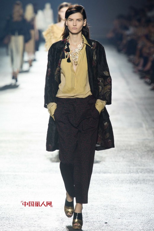 德赖斯·范诺顿 (Dries Van Noten)    2014春夏女装混合时尚