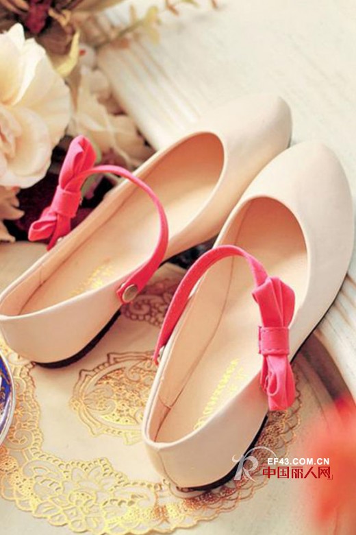 可爱百搭娃娃鞋  呈现卡哇伊感觉