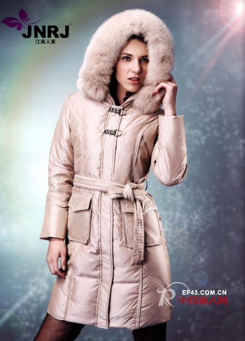 冬季如何选择羽绒服 才能穿出好身材又衬皮肤