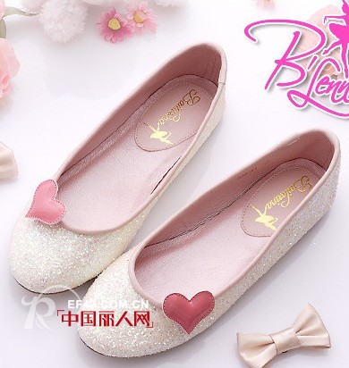 时尚娃娃鞋推荐  穿出可爱少女公主范儿