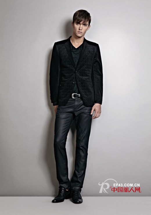 让西服更时尚百搭 VJC男装2013秋冬新款西服闪亮登场