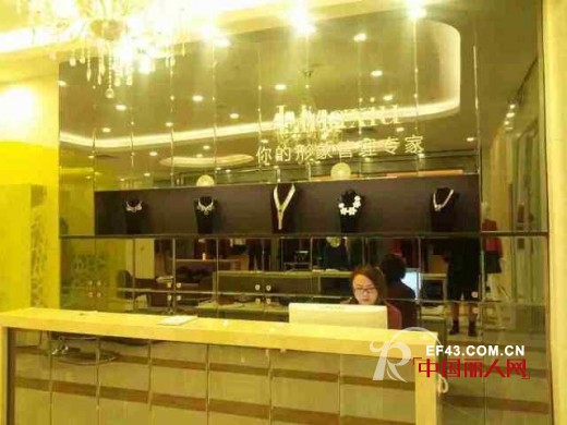 CARMEN卡蔓首家个人整体形象设计店落户龙岗COCO PARK