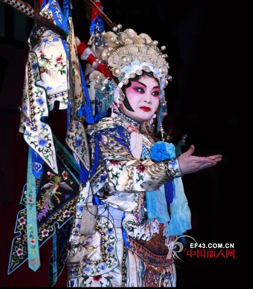 中国戏剧服饰简介