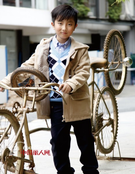 最新童装搭配技巧  打造街头潮流小精灵