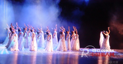 民族服饰对民族舞蹈的关系及功能