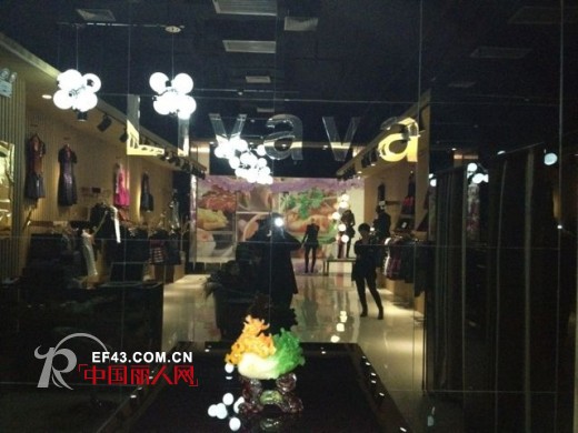 热烈祝贺黎哇哇女装大连乐都汇购物中心店盛大开业