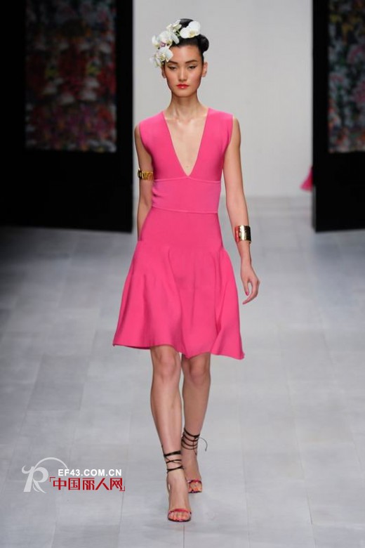 2013春夏女装 ISSA  翩翩起舞女孩!