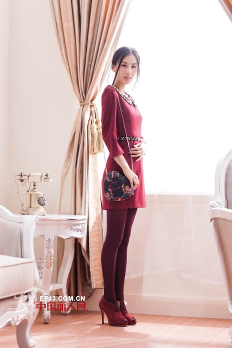 黄圣依示范2013秋冬美搭  演绎欧洲庄园印象