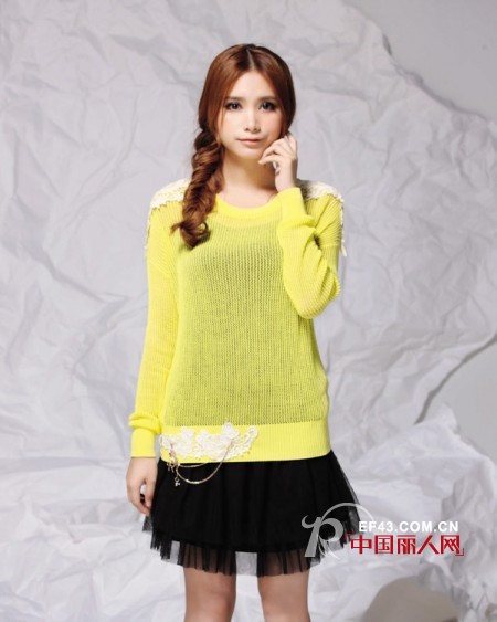 服饰搭配紧跟流行色彩  为自己收获不一样的美丽