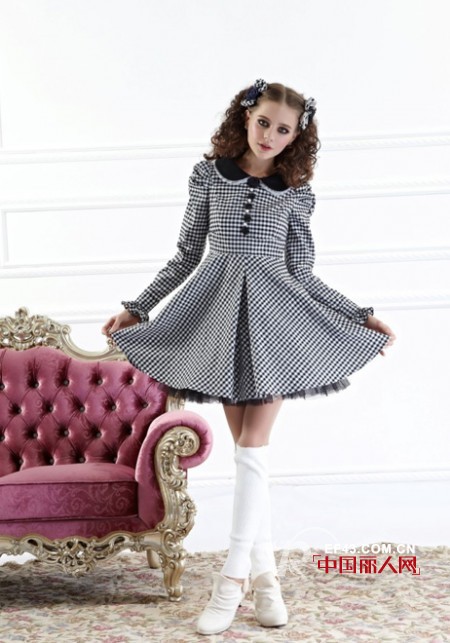 长袖公主裙 彼得翻领更添可爱