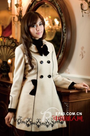 甜美,梦幻“新洛丽”风格  古典奢华中透露青春浪漫