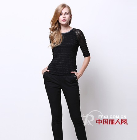 时尚装扮必备 蕾丝打底衫性感装扮
