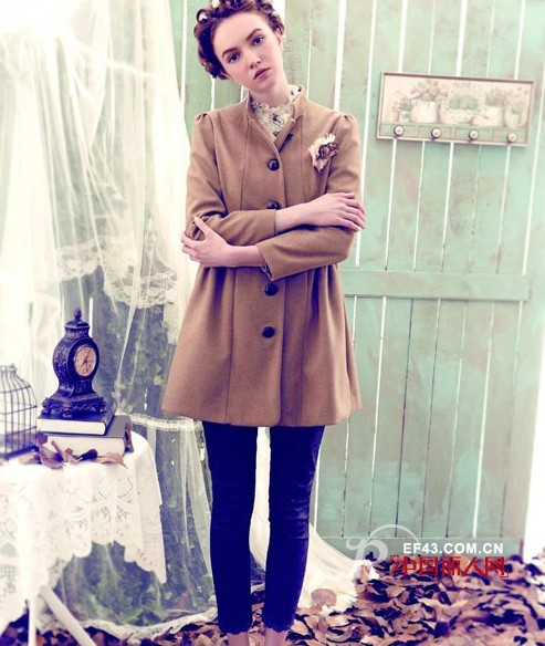 长款呢子外套怎么搭配才好看
