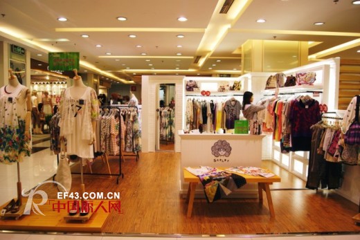 日系女装品牌Scolar强势登陆杭州解百商场