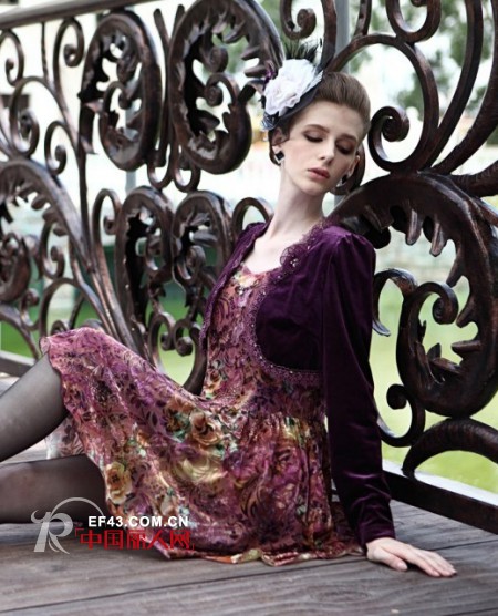 不可或缺的印花单品 传递最新时尚热潮