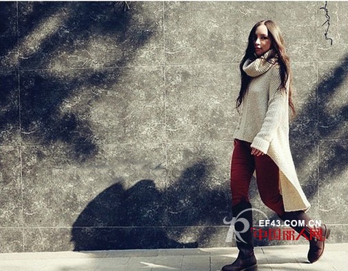 冬季长款高领毛衣怎么穿好看