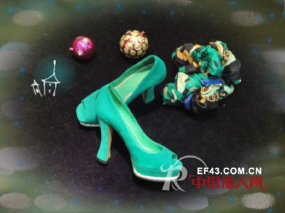 欧妮纳:秋冬御寒精美大衣SHOW