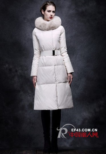 冬季服装搭配 温暖毛绒领揽上身