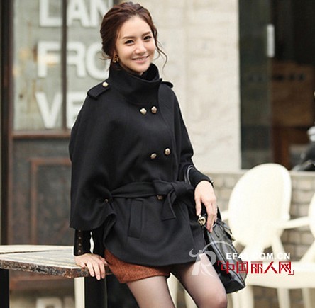 黑色款式 斗篷毛呢外套 做个冬美人