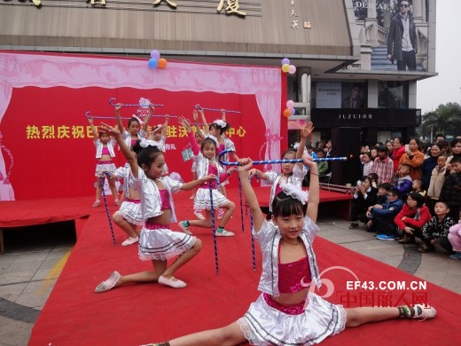 由二胎放开政策看童装行业发展前景