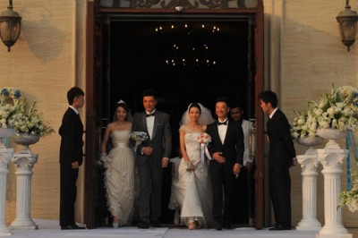 《咱们结婚吧》服装由型牌男装独家定制