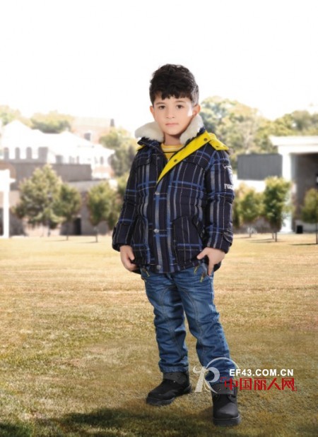 冬季保暖服装 保暖时髦穿出色彩