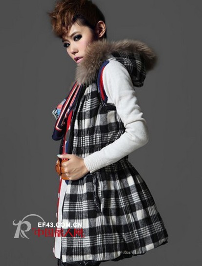 冬季毛领马甲随意搭 穿出好身材