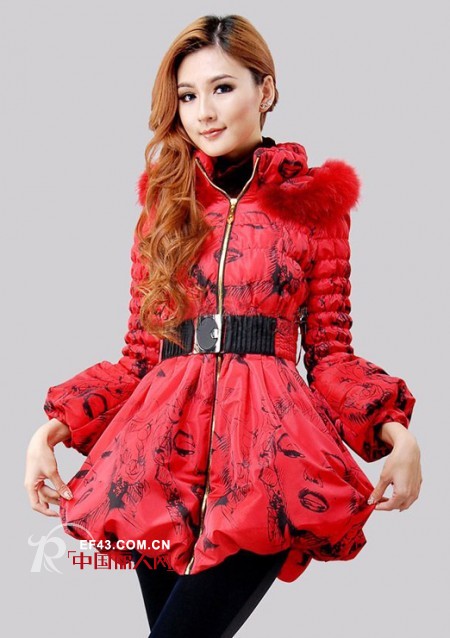 羽绒服要怎么洗才能恢复蓬松柔软?