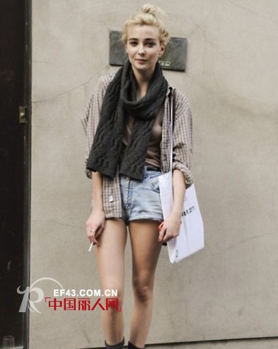 针织围巾搭配 围巾搭配出新花样