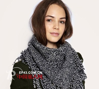 女生必学围巾织法 三角围巾