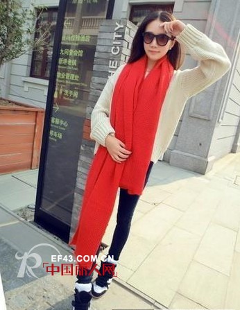 冬日即保暖又显瘦装扮 毛衣外套显身材