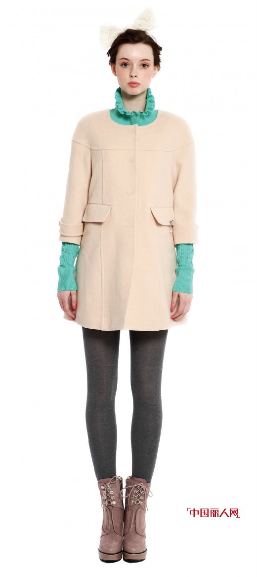 红袖服饰多彩廓形大衣抢镜冬日风情