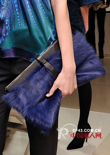 融融暖意  寒冬配饰带来最温暖诱惑