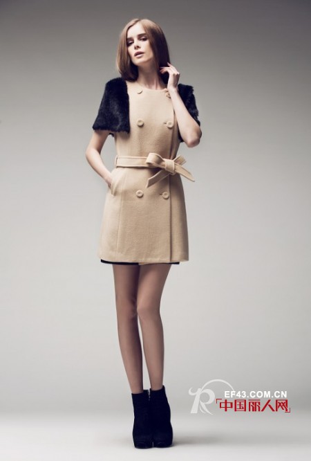 毛呢大衣与皮草的华丽碰撞 秋季新品毛呢大衣推荐