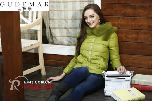 短款羽绒服怎么搭配 教你短款羽绒服搭配