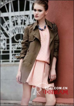 女士长款外套搭配 条纹拼接轻松显瘦