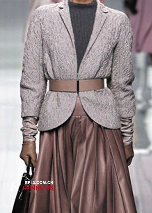 时尚指数飙升的长手套搭配方法