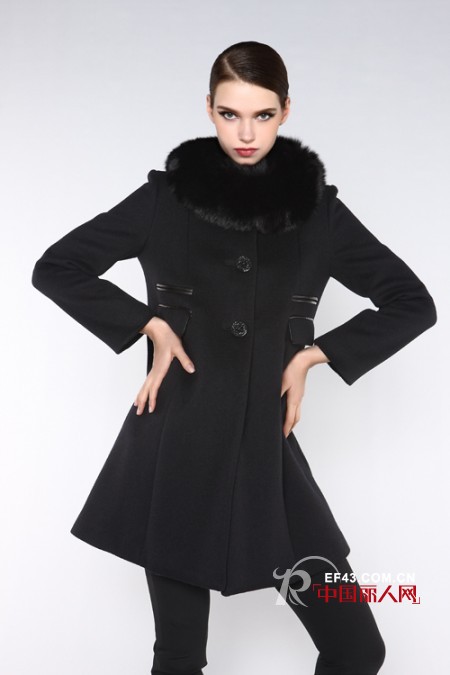 呢子大衣什么颜色好看亮色or深色款式搭配