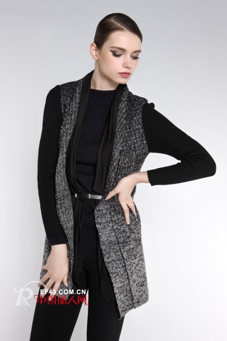 秋季流行色 花灰色大衣的选择与搭配