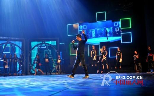 欧柏兰奴探班世界精英模特大赛总决赛前紧张彩排