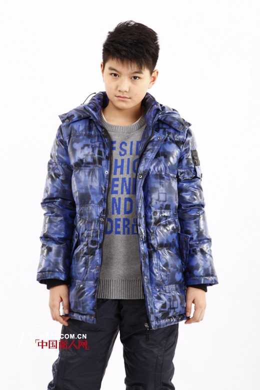 越位少年装时尚羽绒,演绎小青春时代成长之美