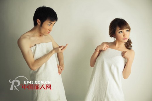 80后创意婚纱照片