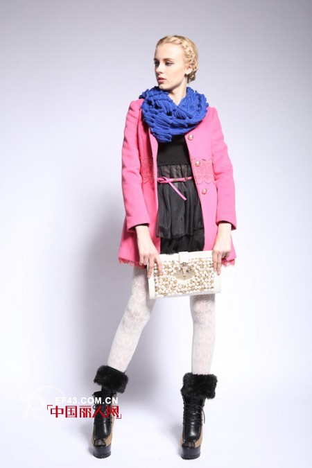 围巾怎么搭配服装好看 围巾服装搭配