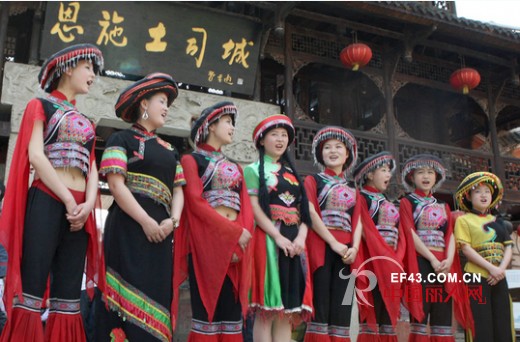 土家族服饰 四十八勾不算巧