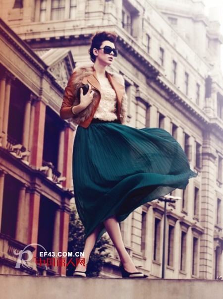 上海外国语学院校园歌手大赛 为幸运嘉宾提供芭藜衣都服装