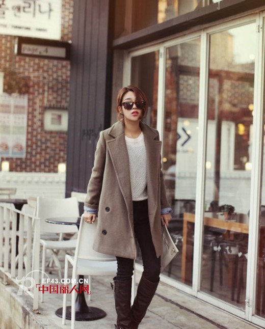 直筒大衣搭配 纯色系呢子大衣气质搭配