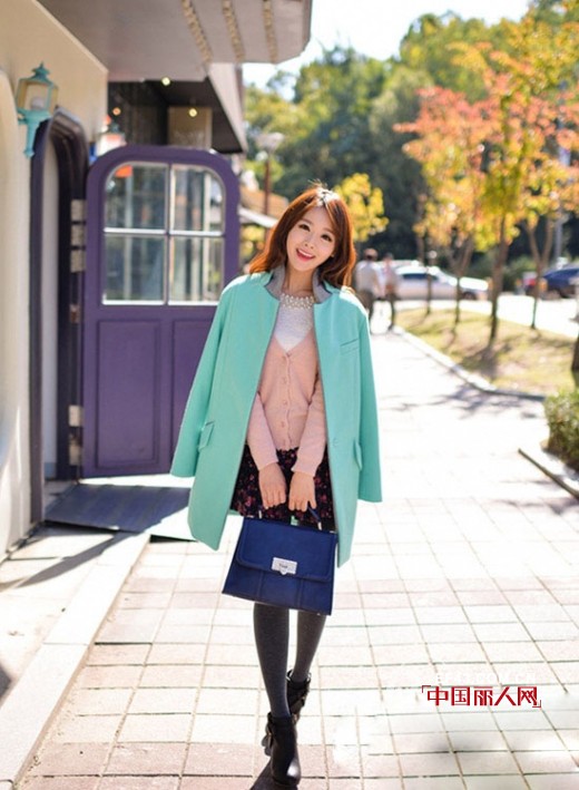 直筒大衣搭配 纯色系呢子大衣气质搭配